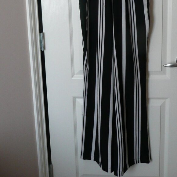 Ci Sono Women's Jumpsuit Playsuit Black White Striped Sleeveless Size M - Picture 3 of 8